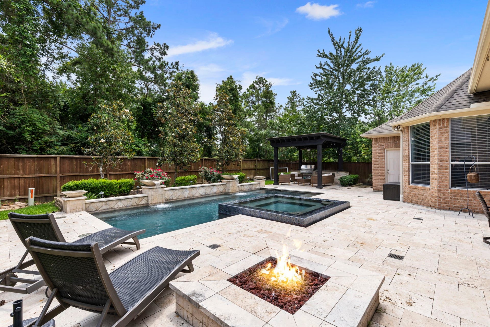 130 S Arrow Canyon Circle, The Woodlands, TX 77389 130 S Arrow Canyon Circle, The Woodlands, TX 77389