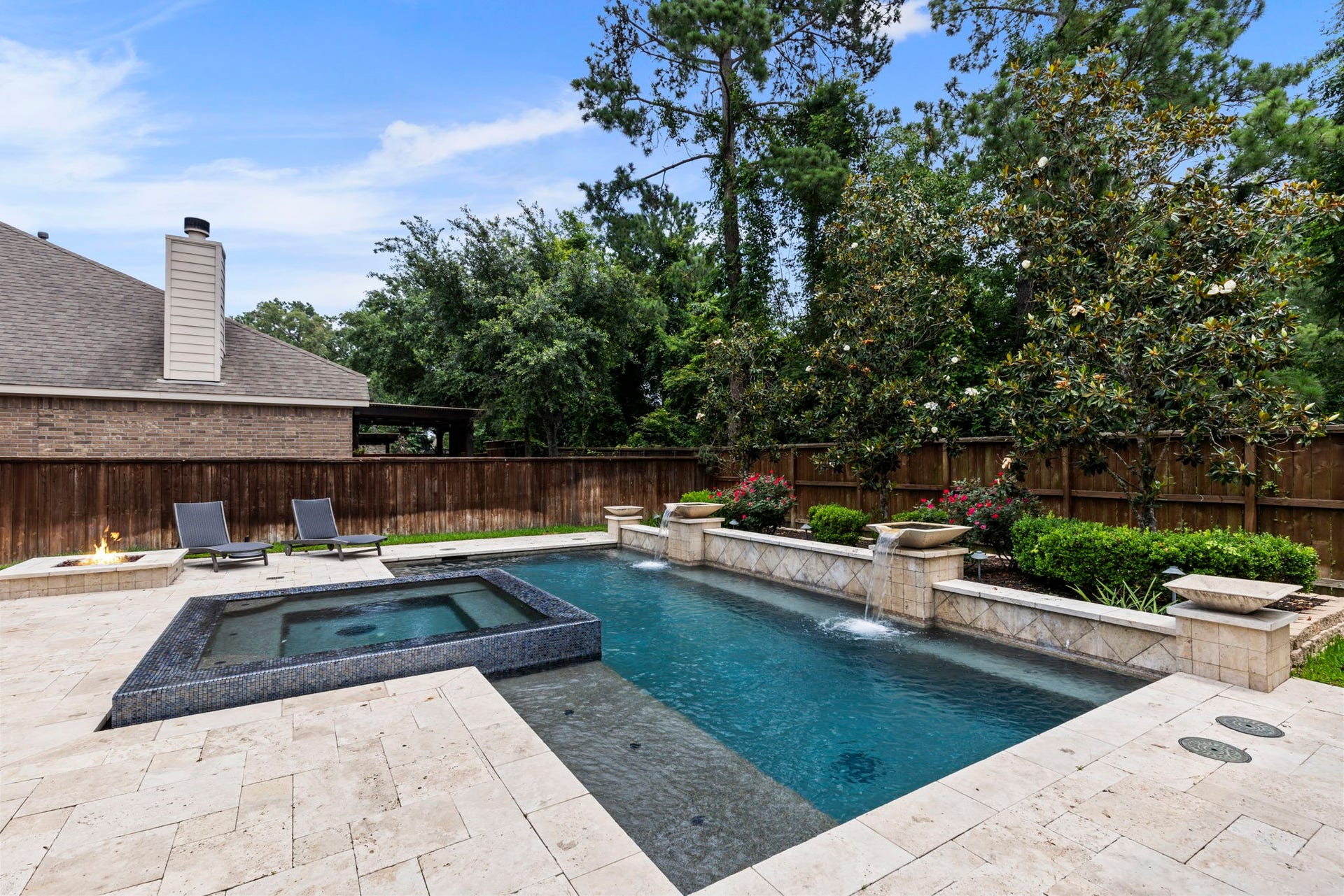 130 S Arrow Canyon Circle, The Woodlands, TX 77389 130 S Arrow Canyon Circle, The Woodlands, TX 77389