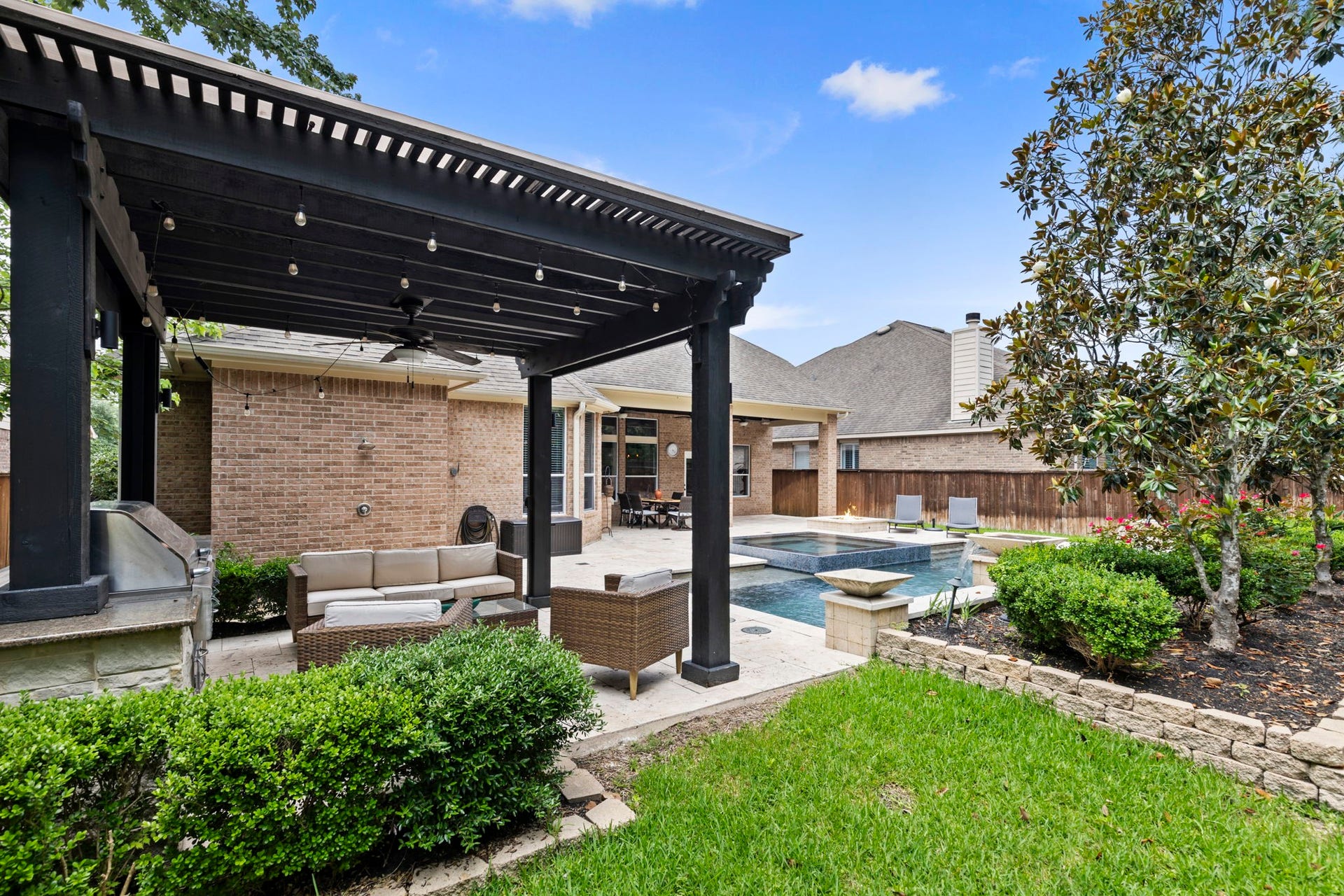 130 S Arrow Canyon Circle, The Woodlands, TX 77389 130 S Arrow Canyon Circle, The Woodlands, TX 77389