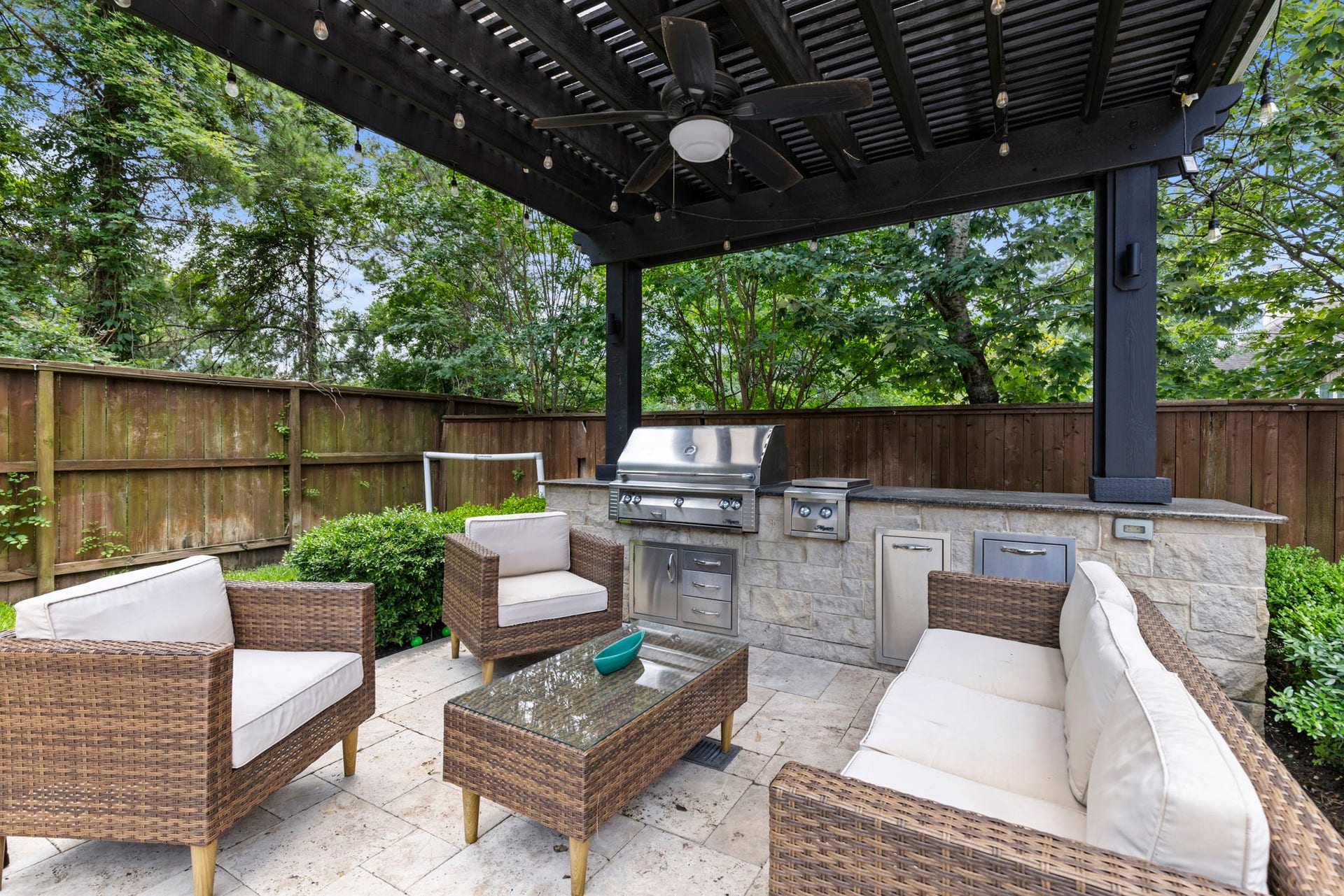 130 S Arrow Canyon Circle, The Woodlands, TX 77389 130 S Arrow Canyon Circle, The Woodlands, TX 77389