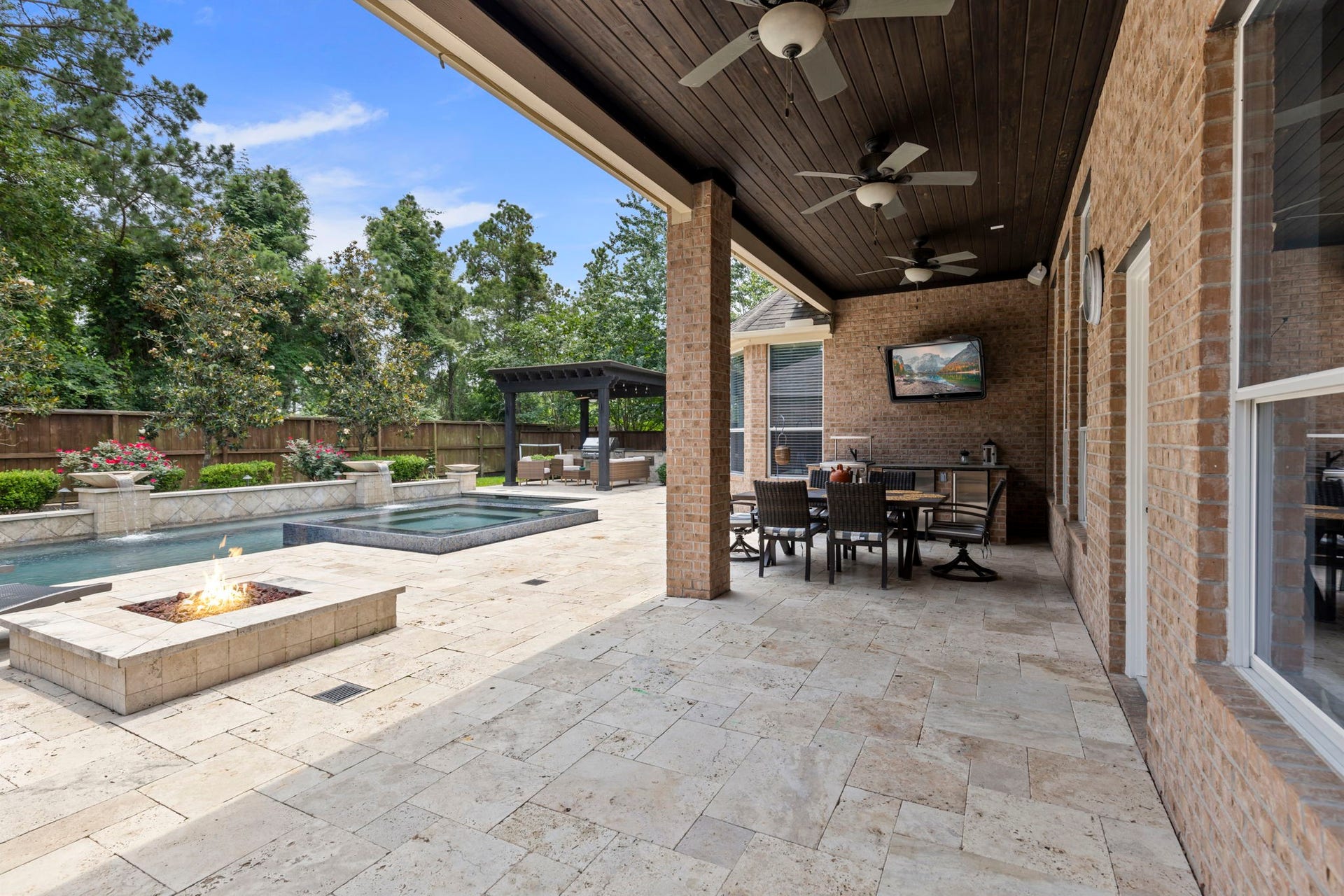 130 S Arrow Canyon Circle, The Woodlands, TX 77389 130 S Arrow Canyon Circle, The Woodlands, TX 77389