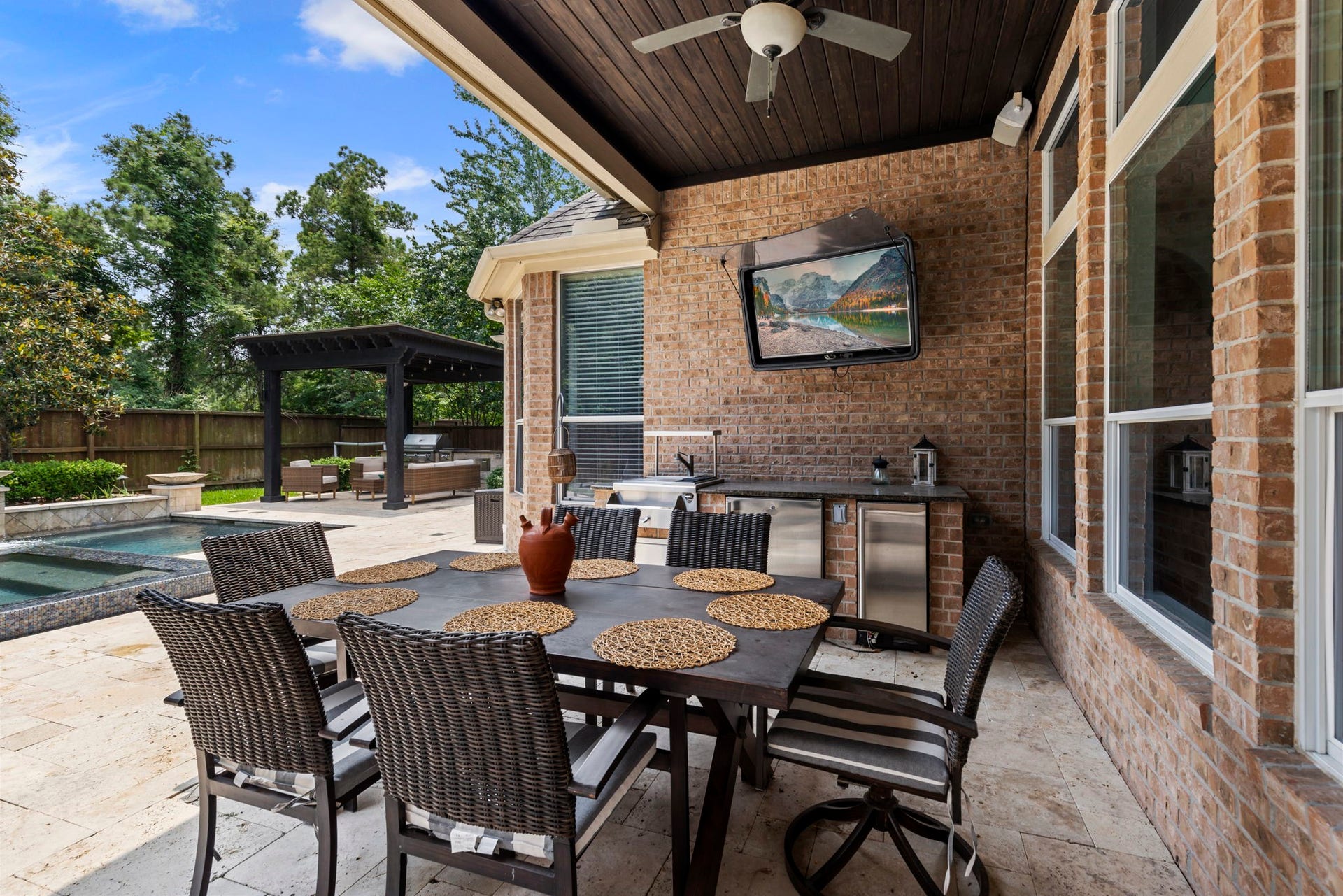130 S Arrow Canyon Circle, The Woodlands, TX 77389 130 S Arrow Canyon Circle, The Woodlands, TX 77389