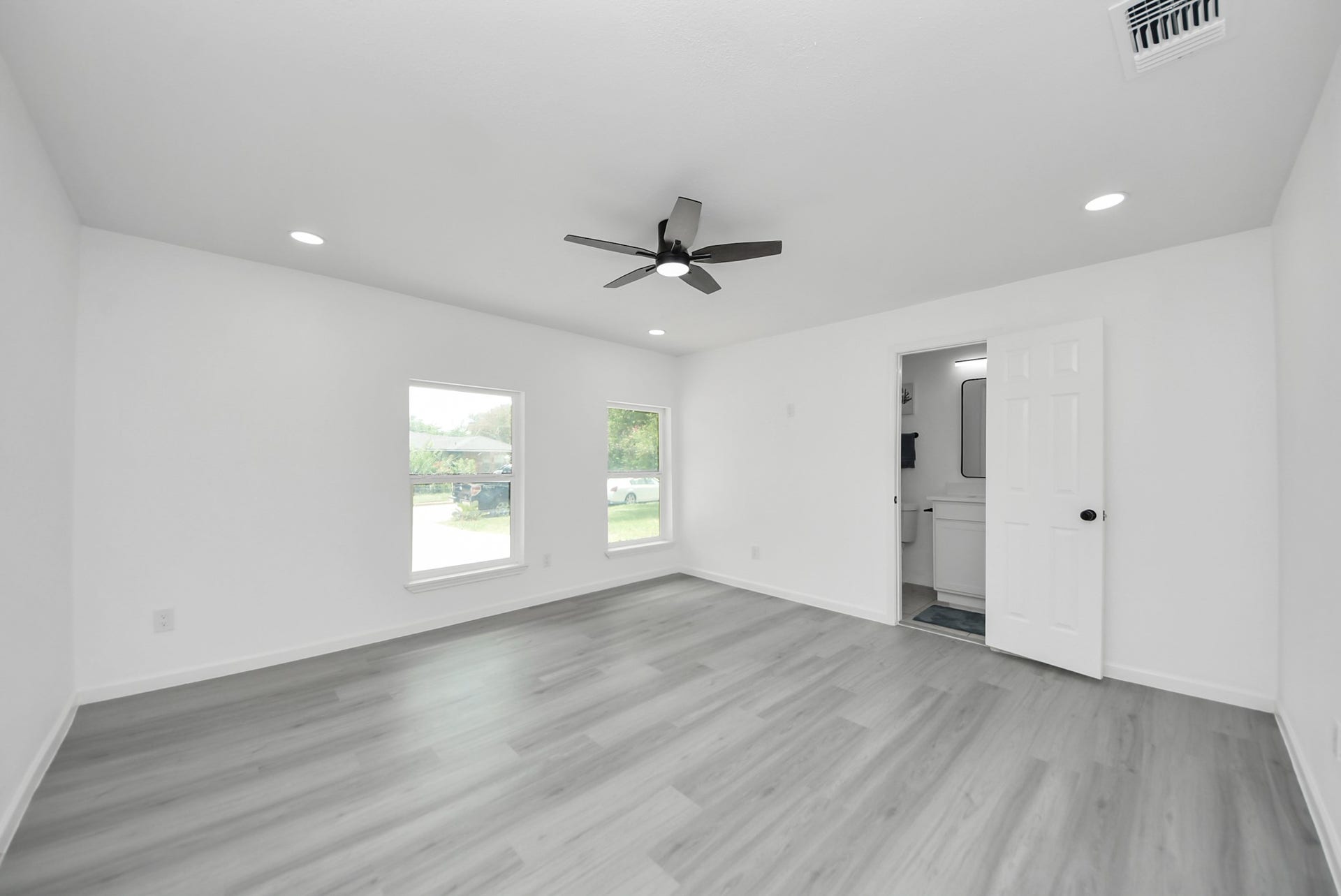6314 Silver Chalice Drive, Houston, TX 77088 6314 Silver Chalice Drive, Houston, TX 77088
