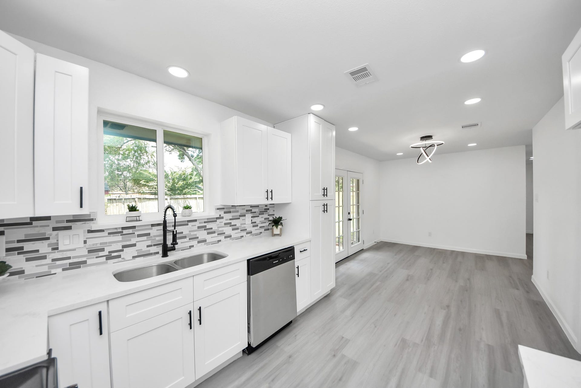 6314 Silver Chalice Drive, Houston, TX 77088 6314 Silver Chalice Drive, Houston, TX 77088
