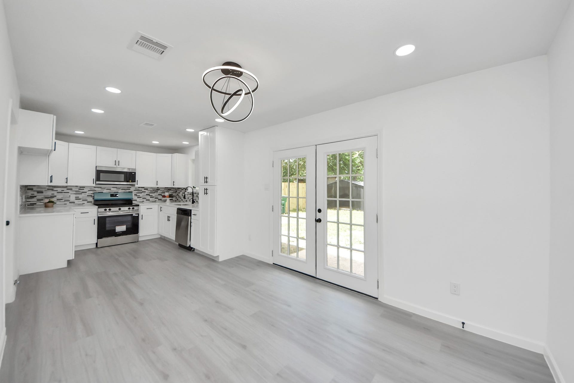 6314 Silver Chalice Drive, Houston, TX 77088 6314 Silver Chalice Drive, Houston, TX 77088