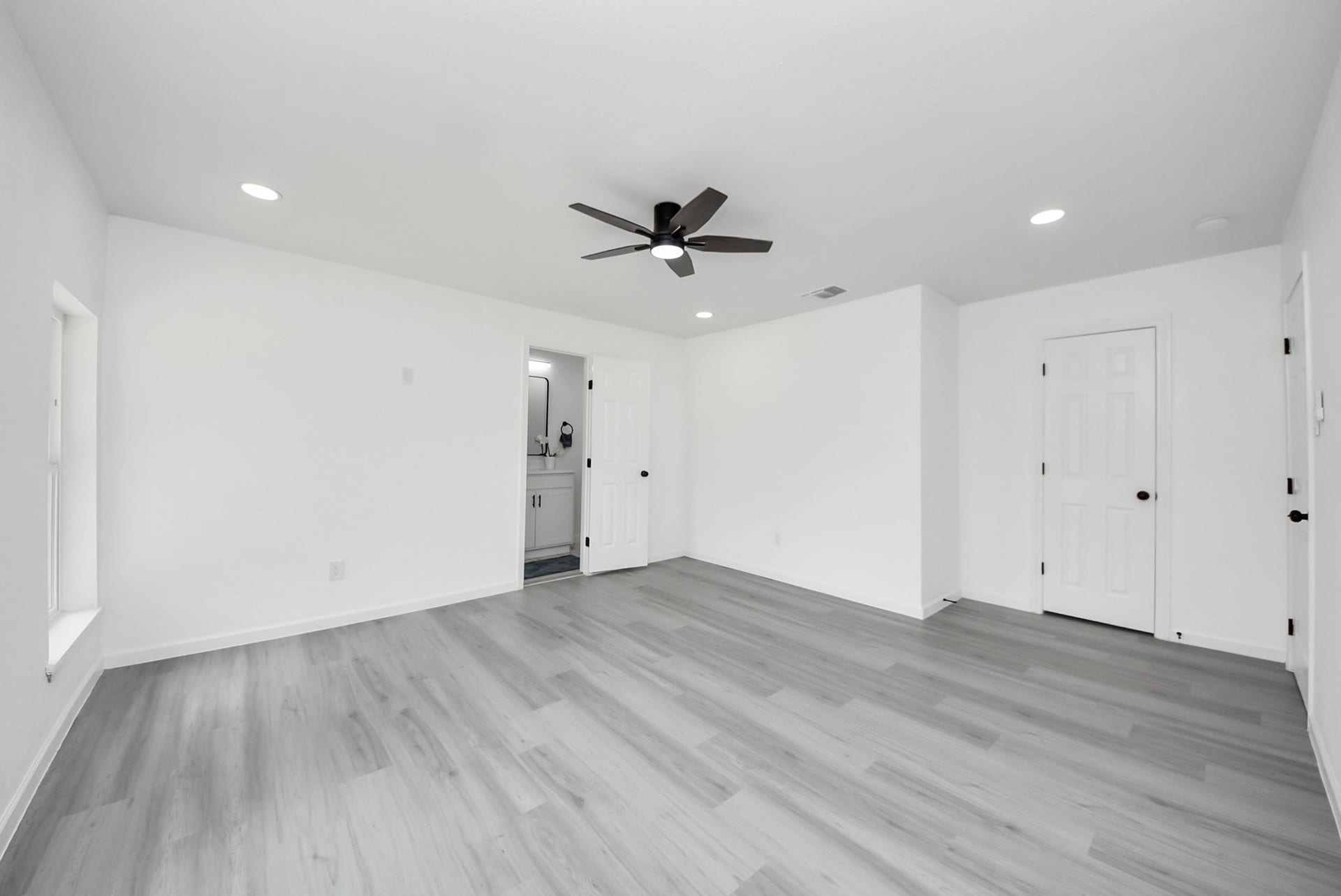 6314 Silver Chalice Drive, Houston, TX 77088 6314 Silver Chalice Drive, Houston, TX 77088