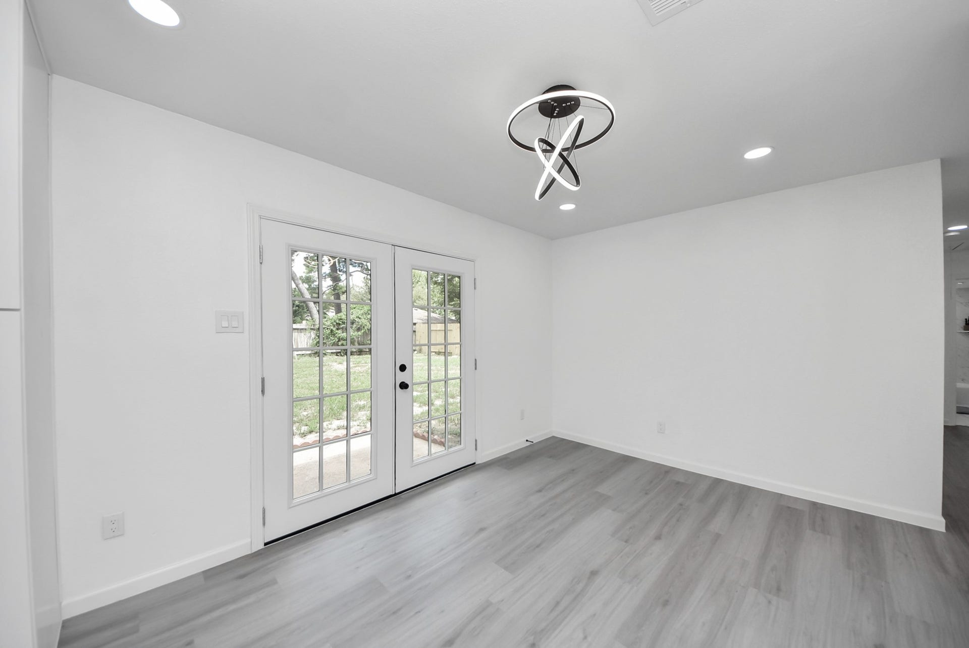 6314 Silver Chalice Drive, Houston, TX 77088 6314 Silver Chalice Drive, Houston, TX 77088