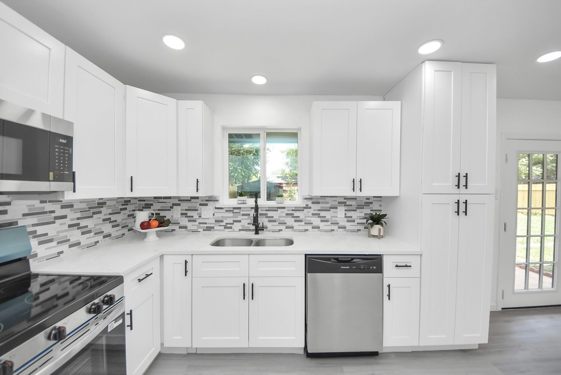6314 Silver Chalice Drive, Houston, TX 77088 6314 Silver Chalice Drive, Houston, TX 77088