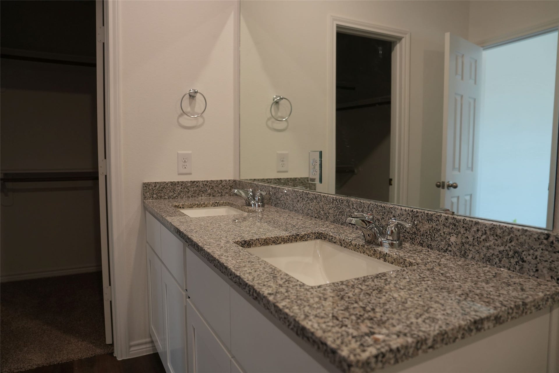 507 Oak Chase Avenue, Dayton, TX 77535 representative photo