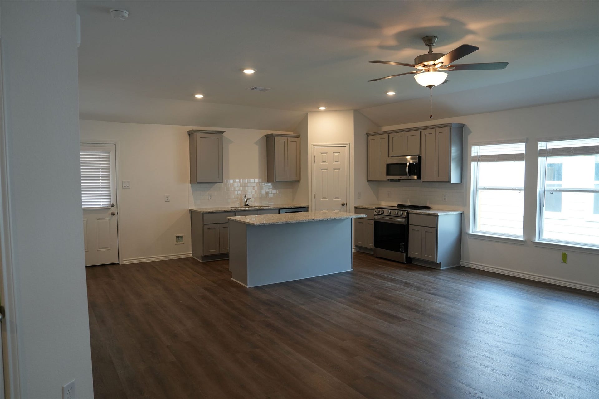 507 Oak Chase Avenue, Dayton, TX 77535 representative photo