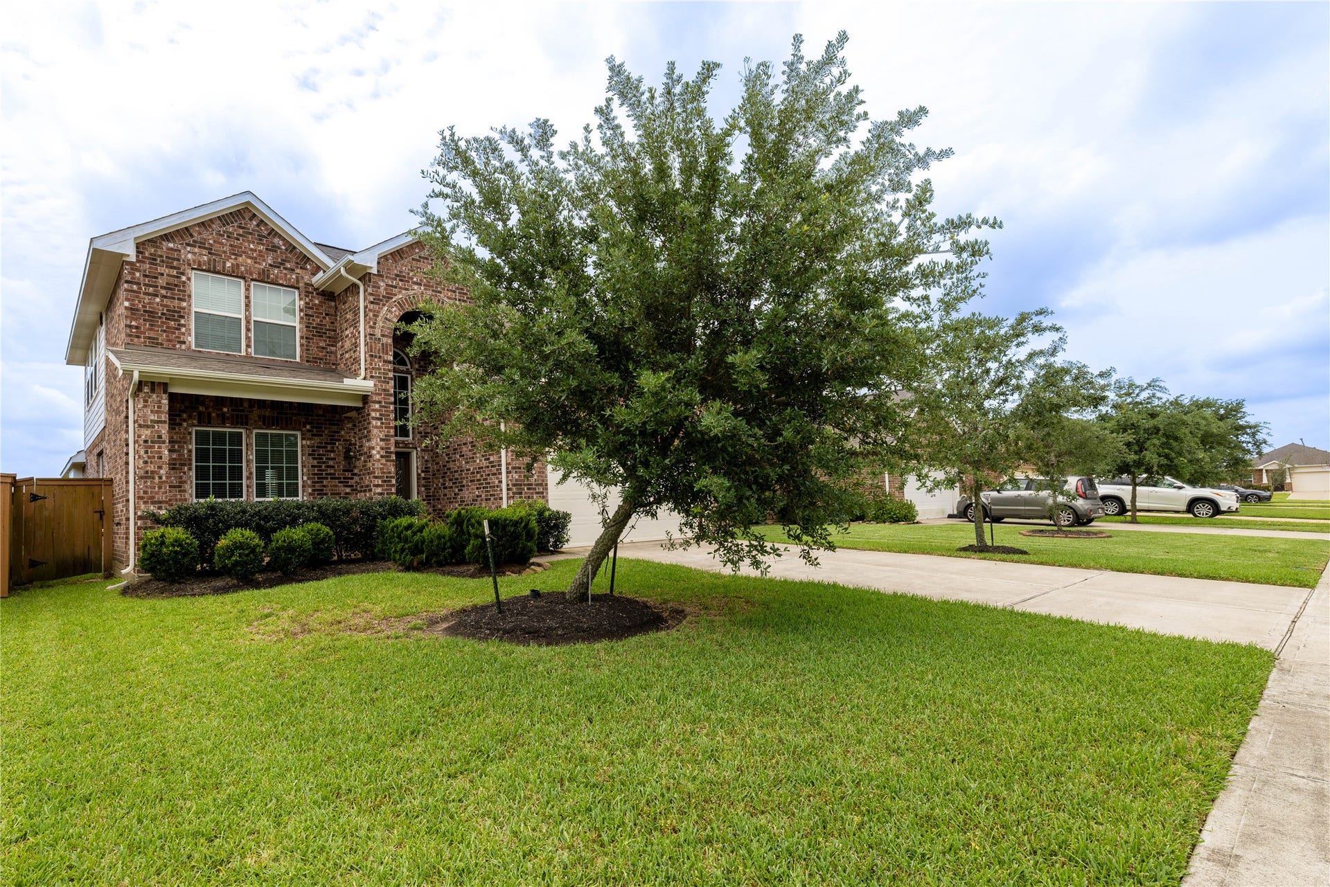 2318 N Red Slate Drive, Rosharon, TX 77583 2318 N Red Slate Drive, Rosharon, TX 77583