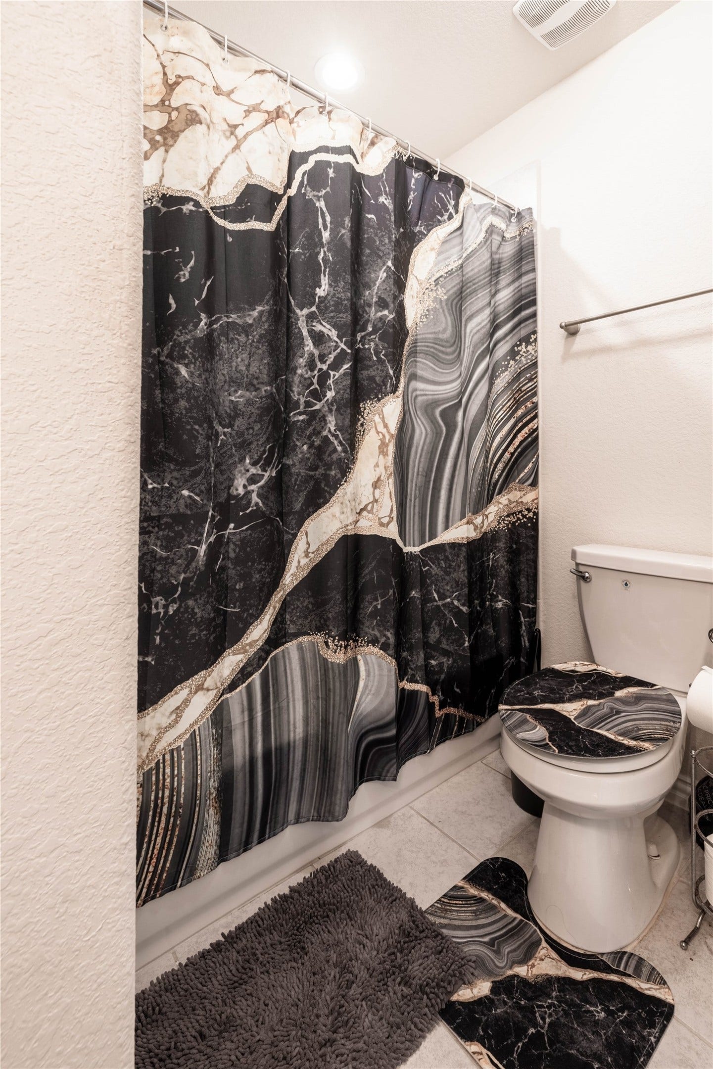 2318 N Red Slate Drive, Rosharon, TX 77583 2318 N Red Slate Drive, Rosharon, TX 77583
