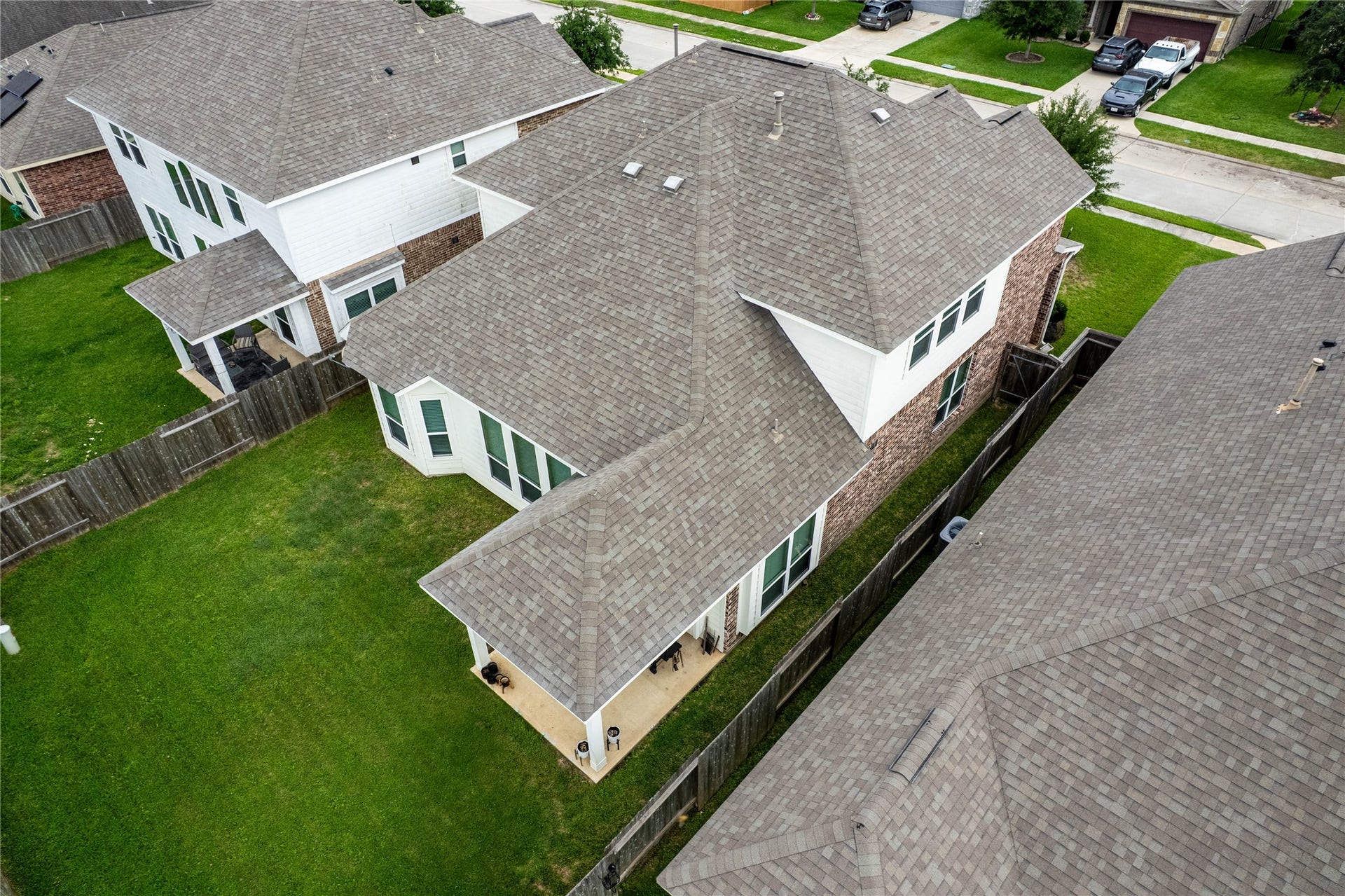 2318 N Red Slate Drive, Rosharon, TX 77583 2318 N Red Slate Drive, Rosharon, TX 77583