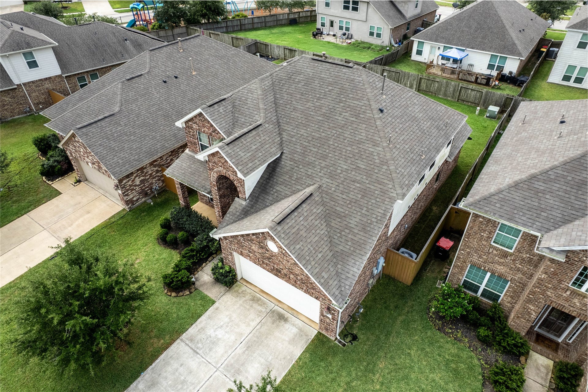 2318 N Red Slate Drive, Rosharon, TX 77583 2318 N Red Slate Drive, Rosharon, TX 77583