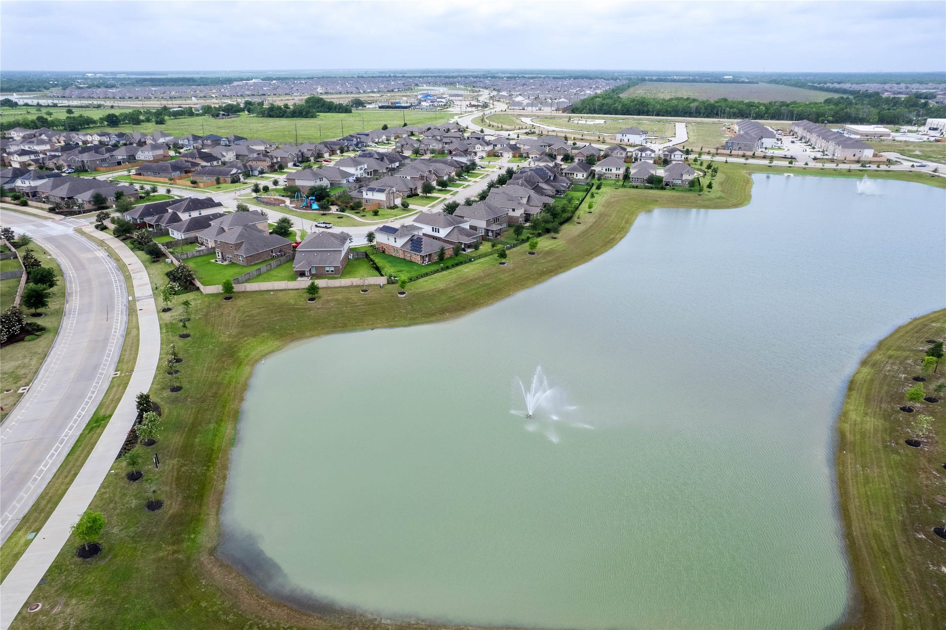 2318 N Red Slate Drive, Rosharon, TX 77583 2318 N Red Slate Drive, Rosharon, TX 77583