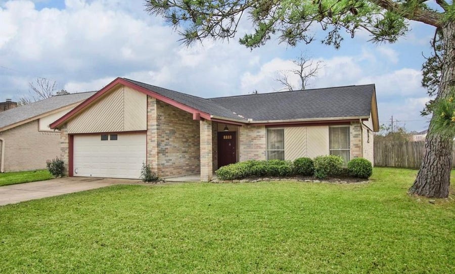 Property photo for 5815 Heather Street, League City, TX