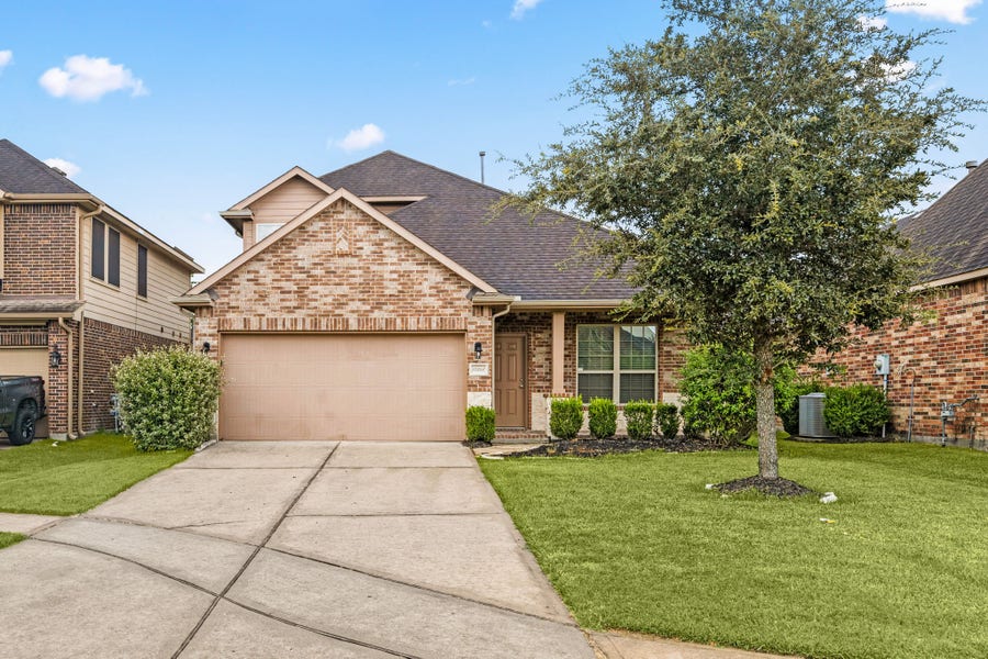 Property photo for 13346 Davenport Hills Lane, Humble, TX