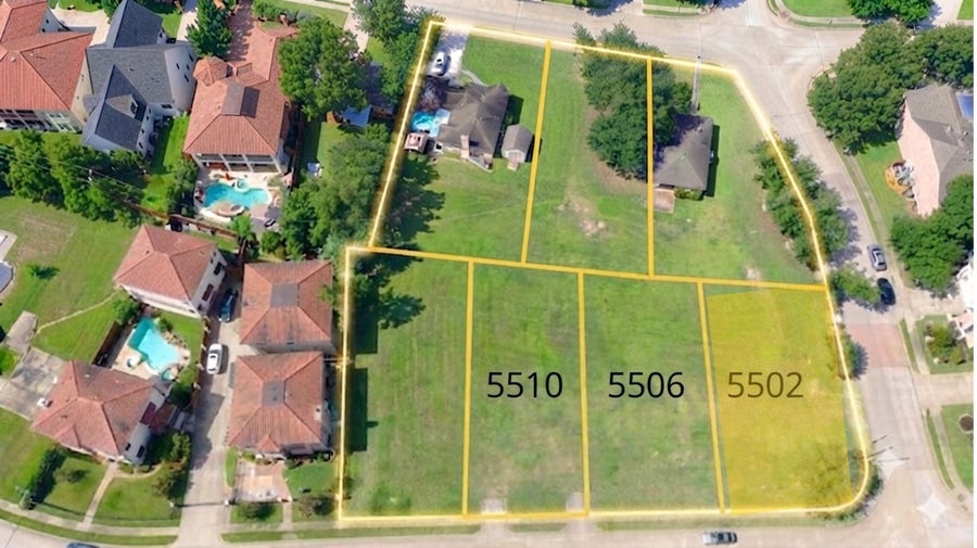 Property photo for 5502 Mcculloch Circle, Houston, TX