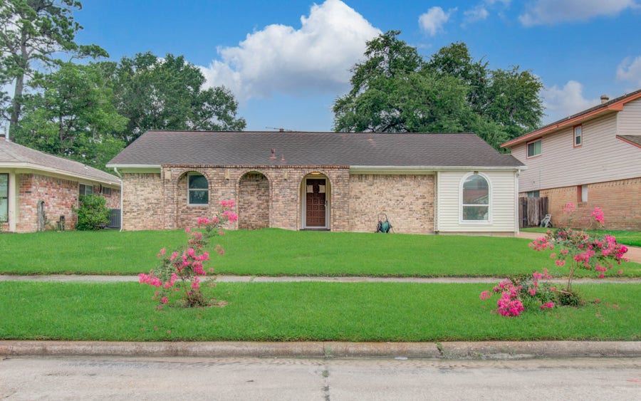 Property photo for 510 Mistywood Drive, Houston, TX