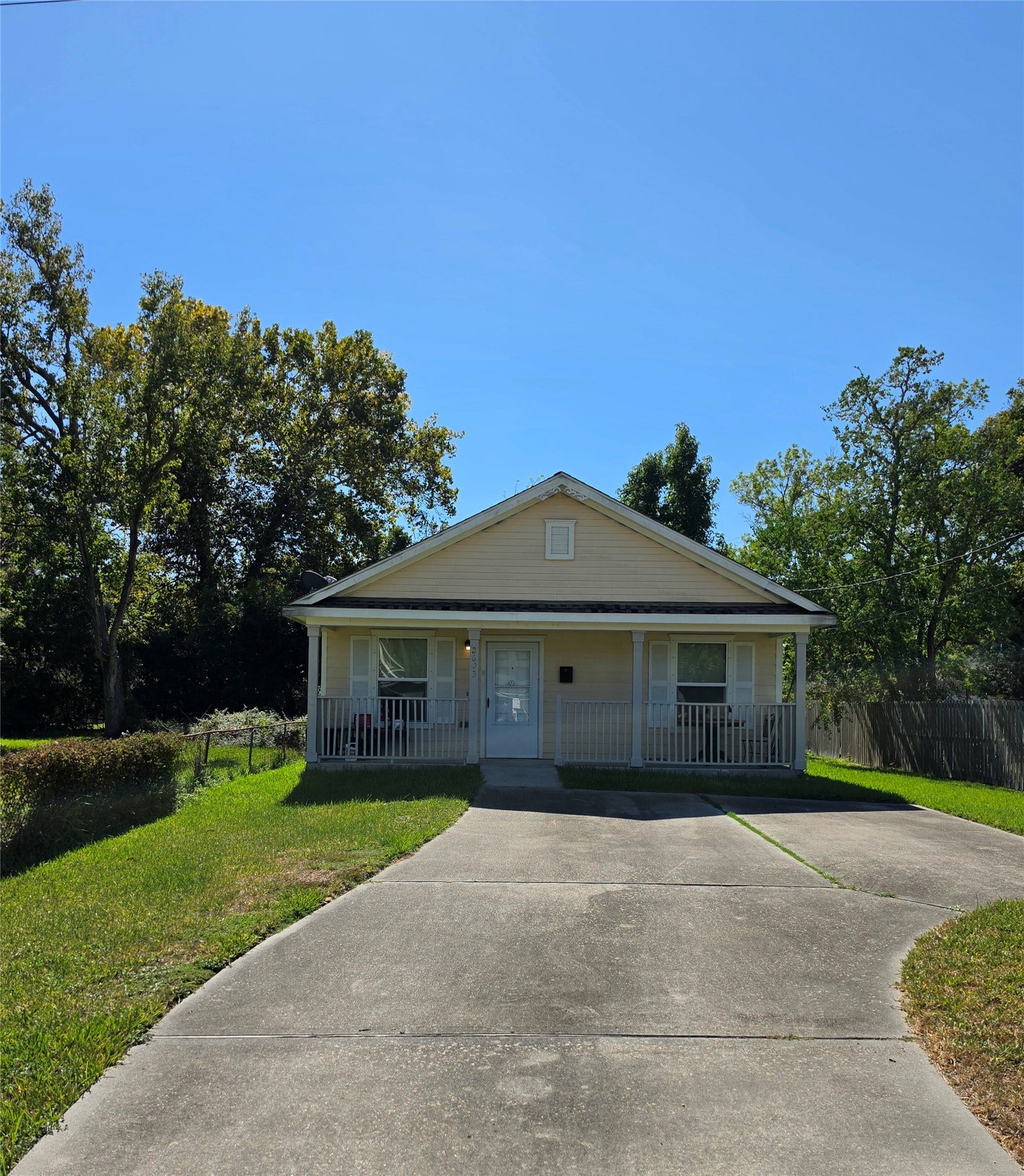 2603 Boss Street, La Marque, TX 77568 2603 Boss Street, La Marque, TX 77568