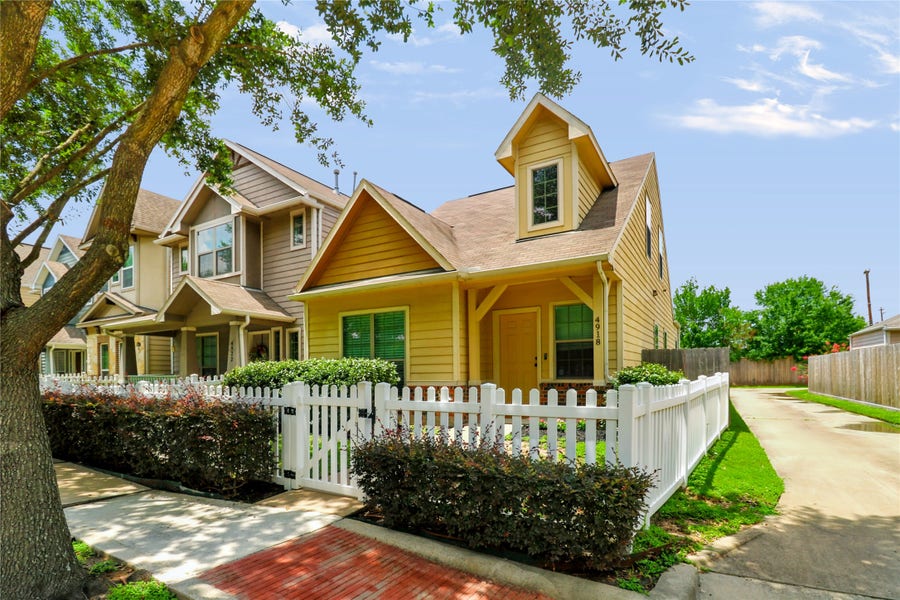 Property photo for 4918 Vista Village Lane, Houston, TX