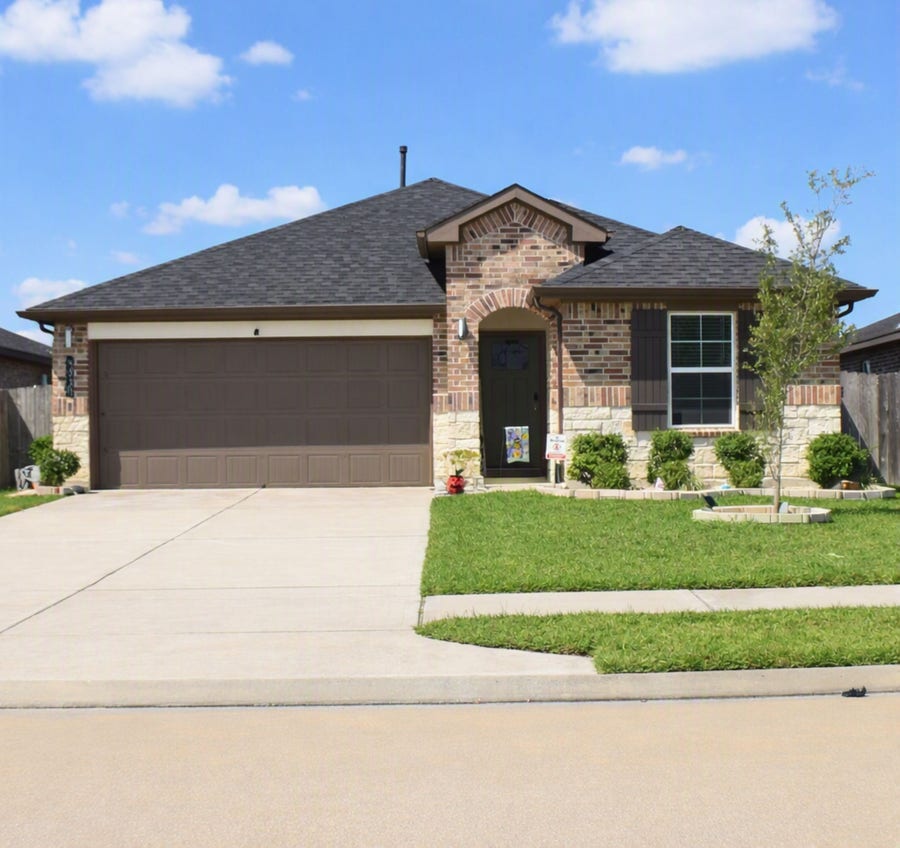 Property photo for 5030 Pine Haven Lane, Fresno, TX
