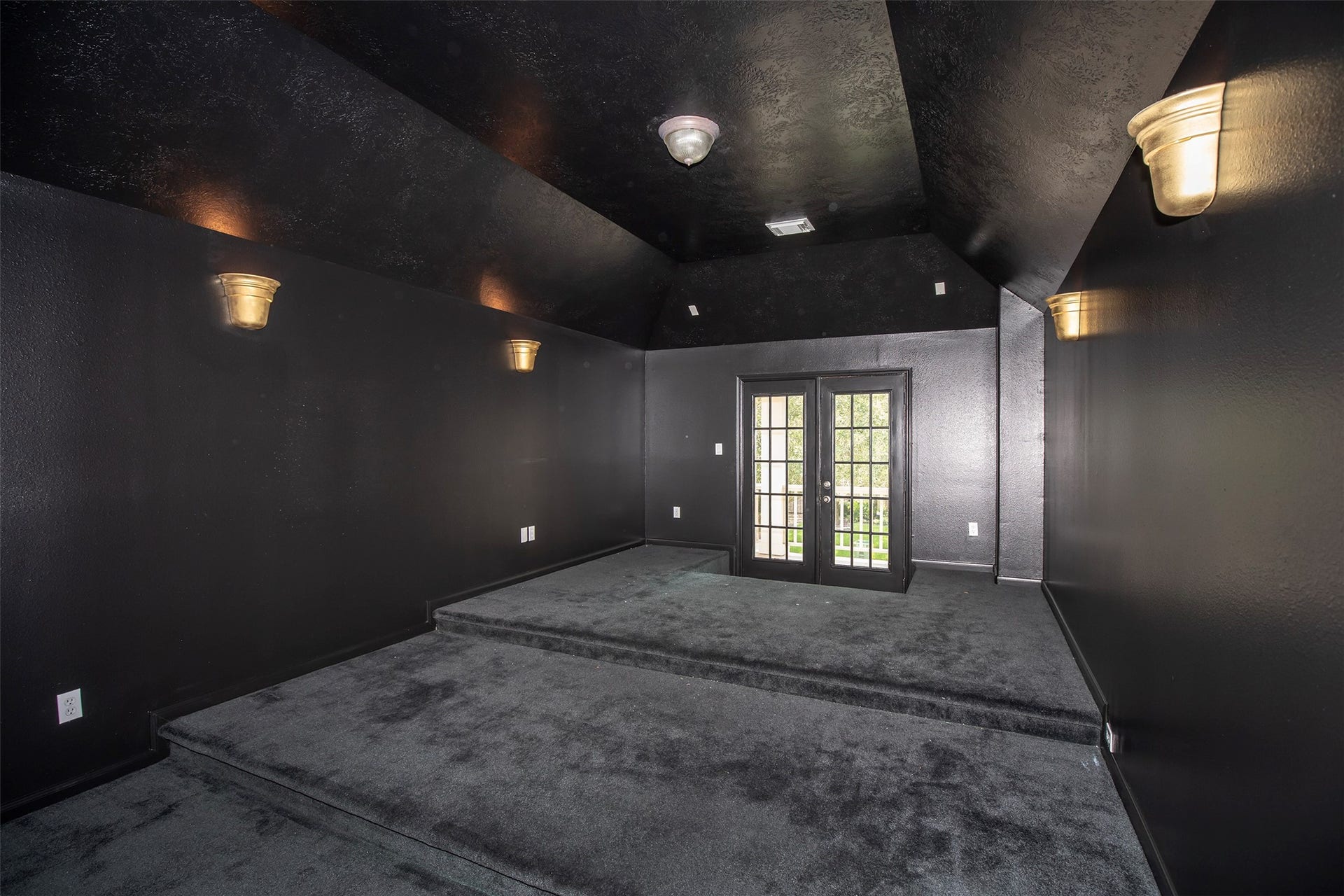 3612 Fir Hollow Way, Pearland, TX 77581 Dedicated media room with tiered flooring delivers a true theater experience at home.