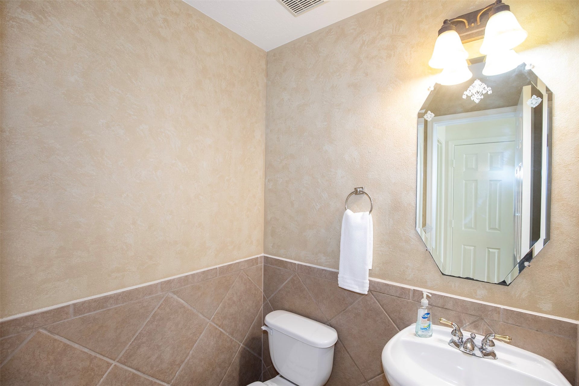 3612 Fir Hollow Way, Pearland, TX 77581 Beautifully finished guest powder room conveniently located for visitors and entertaining.