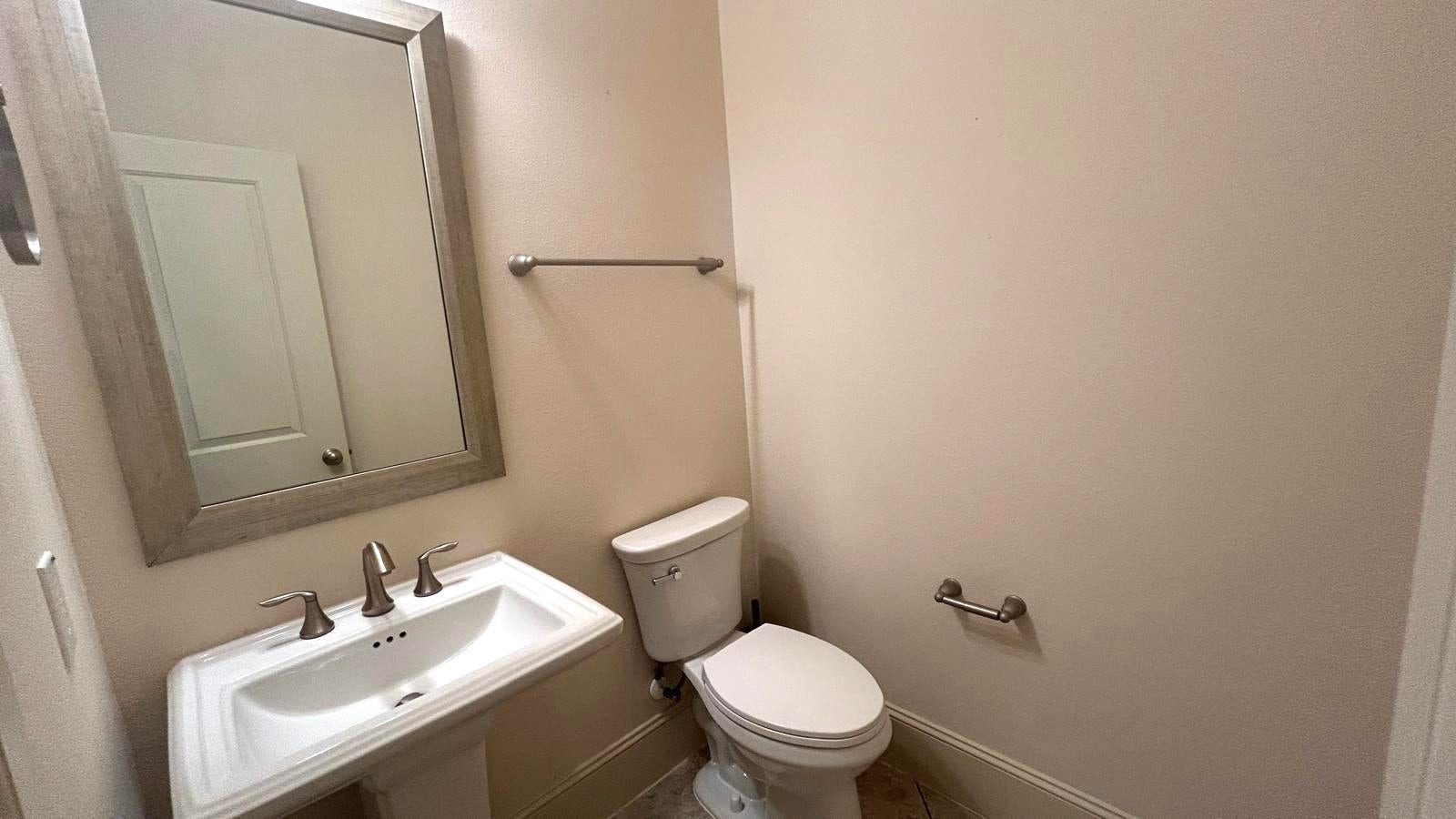 26926 Carmel Falls Lane, Katy, TX 77494 Half Bath