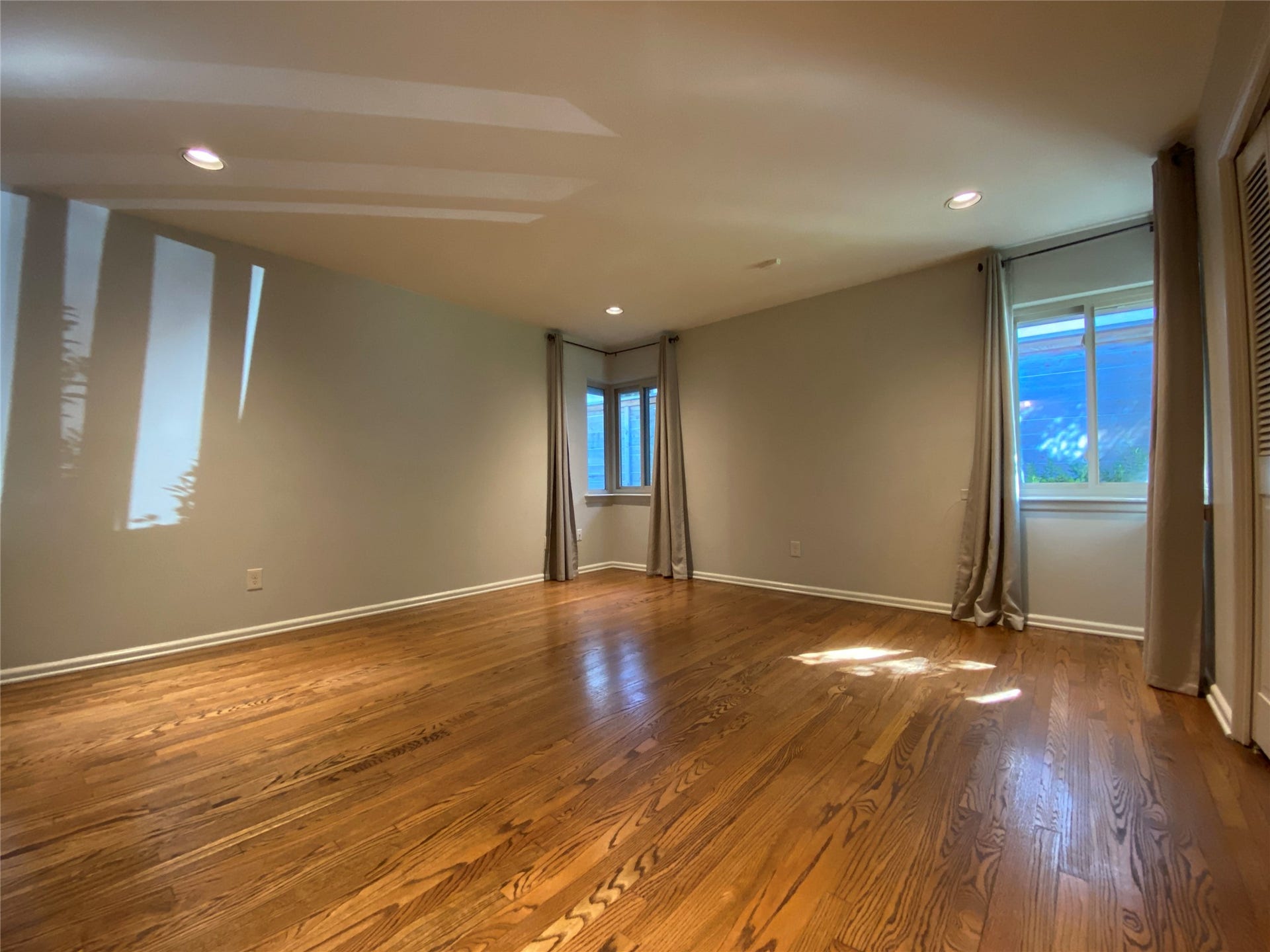 3207 Banbury Place, Houston, TX 77027 3207 Banbury Place, Houston, TX 77027