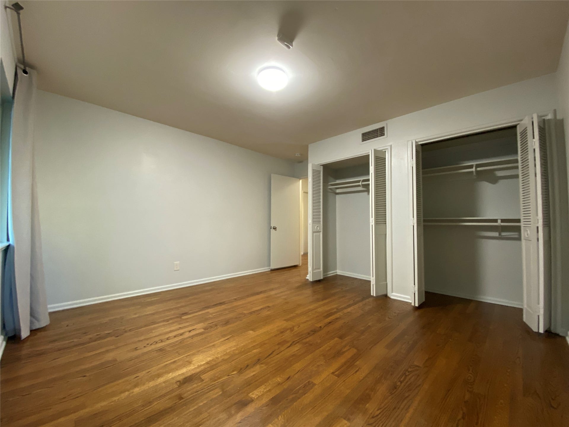 3207 Banbury Place, Houston, TX 77027 The 2nd, secondary bedroom