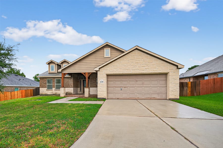 Property photo for 12370 Lake Conroe Hills Drive, Willis, TX