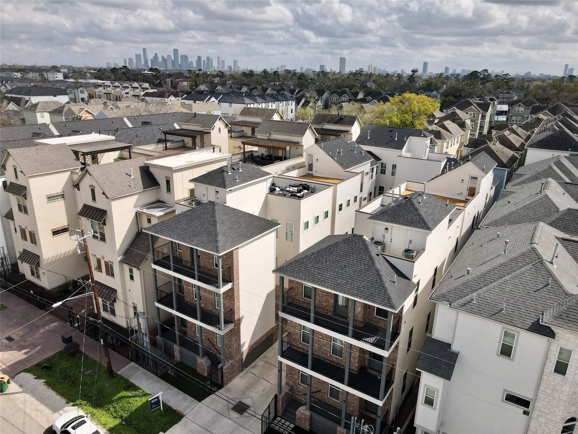 1138 W 16th Street, Houston, TX 77008 1138 W 16th Street, Houston, TX 77008