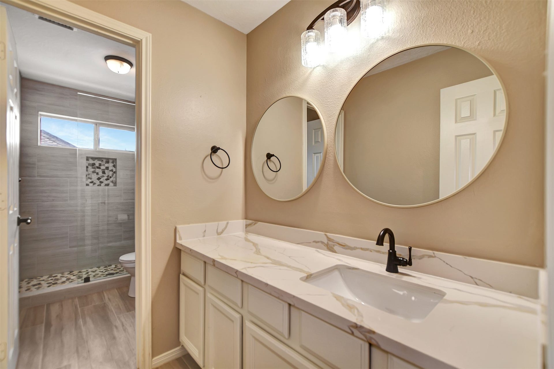 810 Almond Pointe, League City, TX 77573 810 Almond Pointe, League City, TX 77573