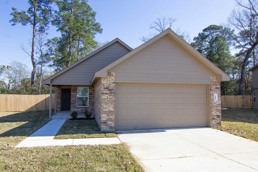 Property photo for 301 N Meadows Drive, Willis, TX