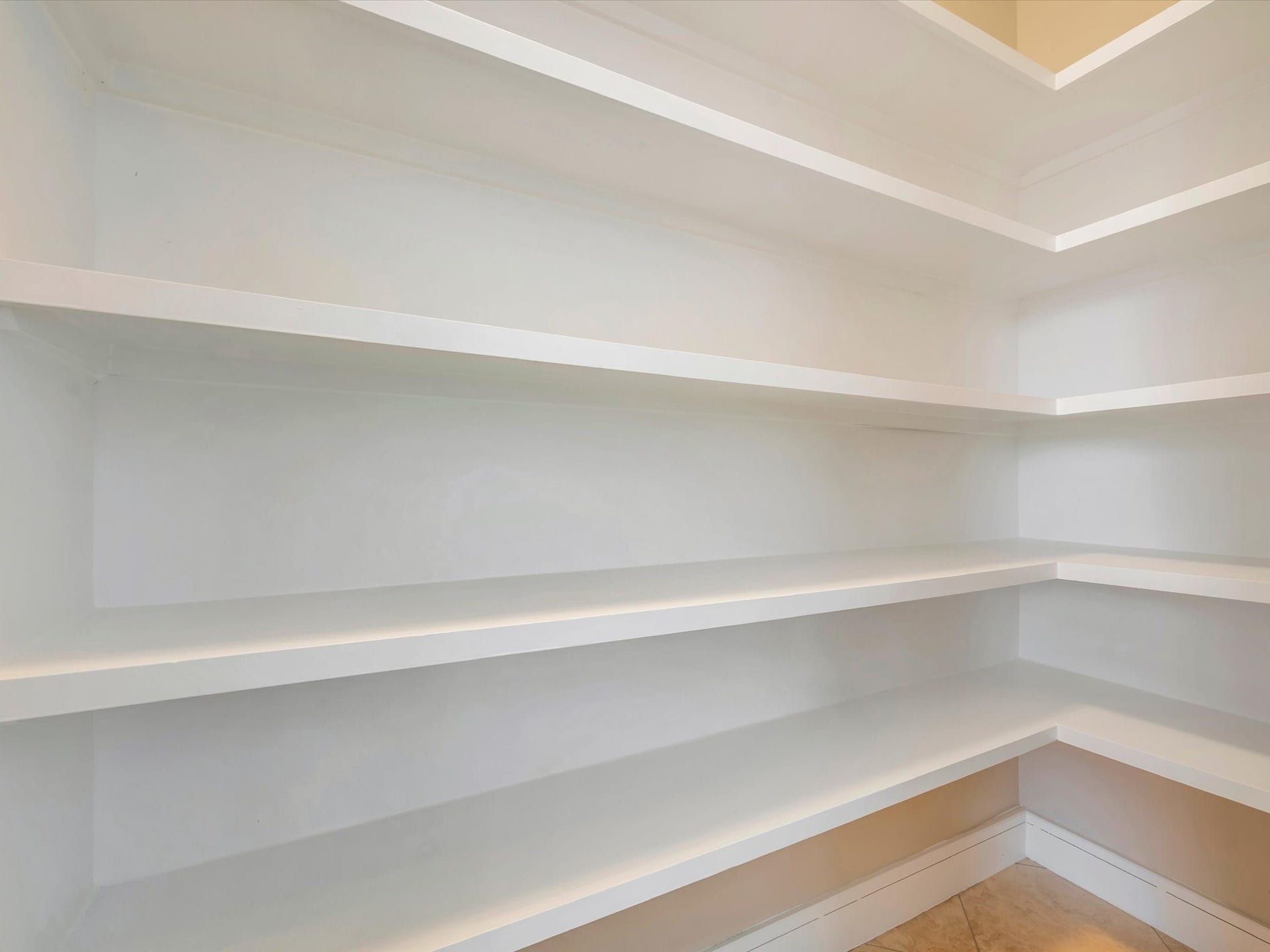 606 2nd St, Seabrook, TX 77586 Pantry