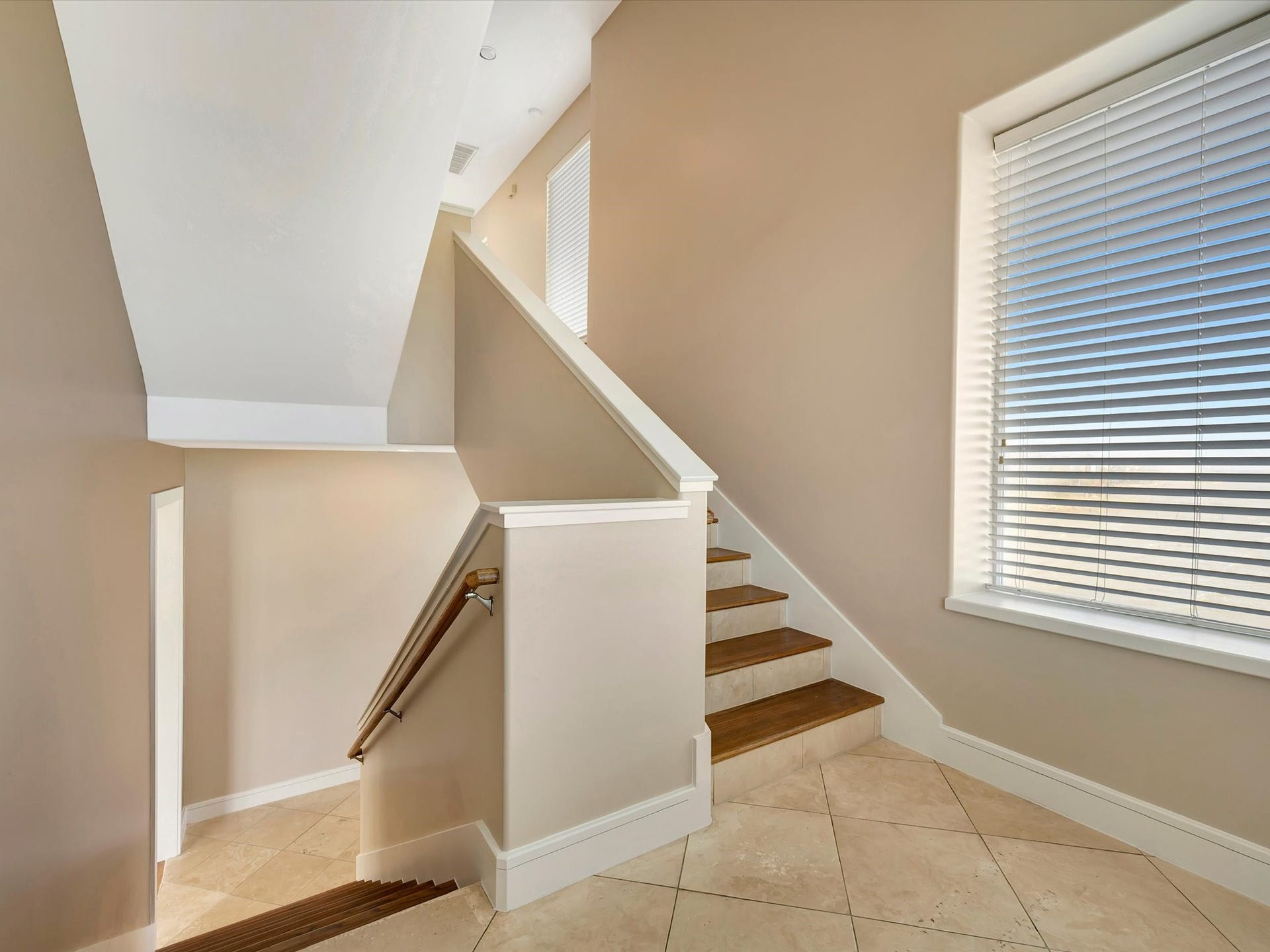 606 2nd St, Seabrook, TX 77586 606 2nd St, Seabrook, TX 77586