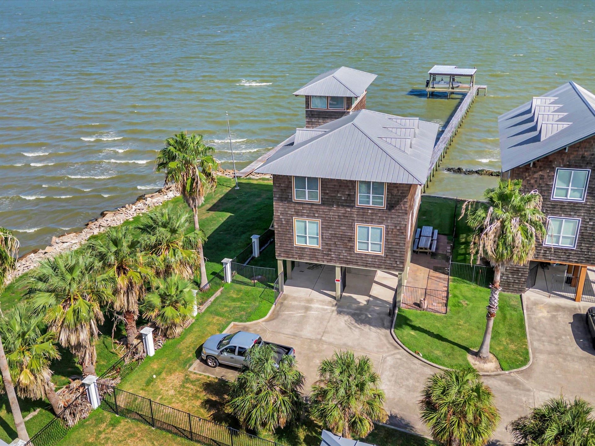 606 2nd St, Seabrook, TX 77586 606 2nd St, Seabrook, TX 77586