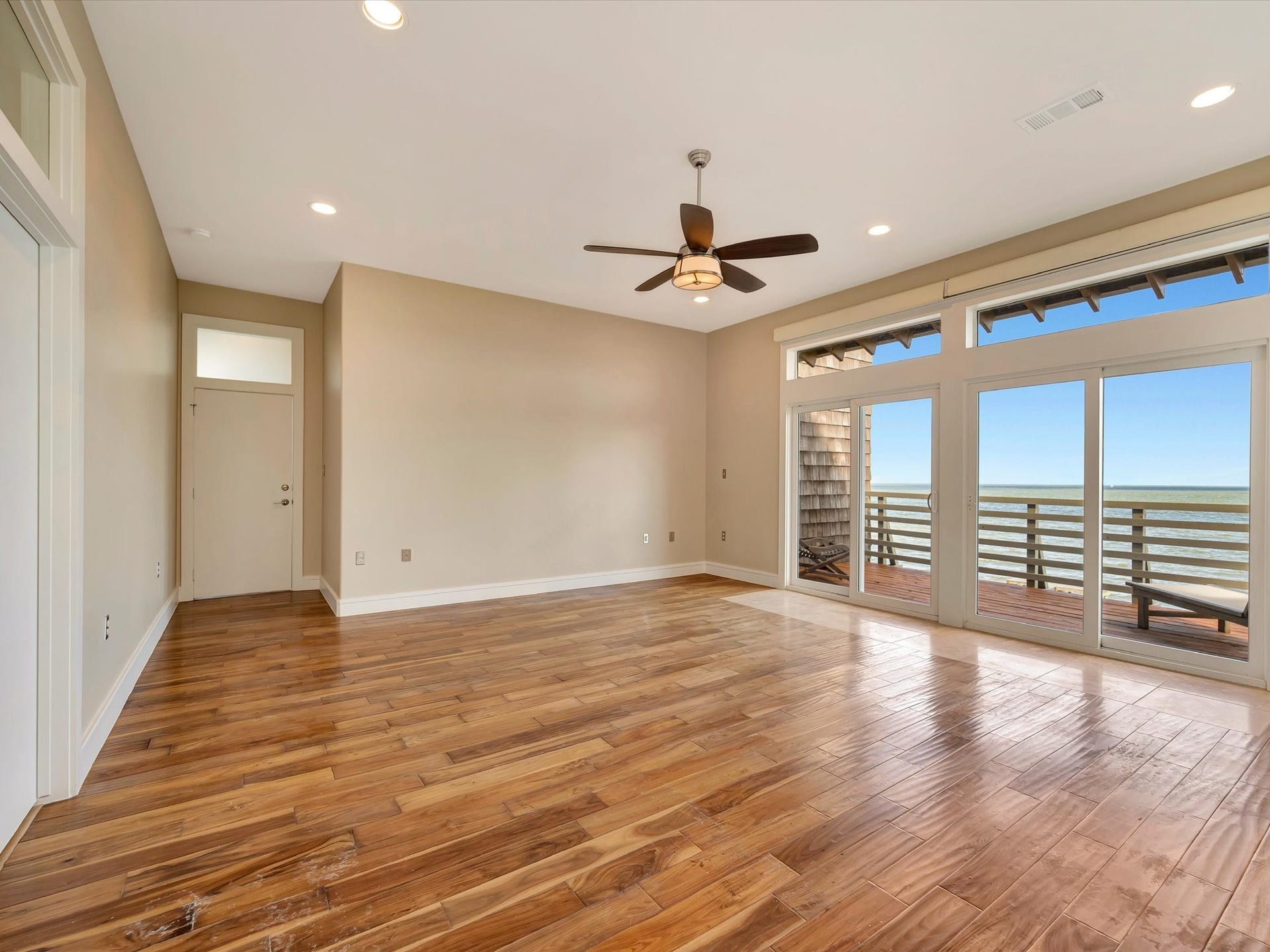 606 2nd St, Seabrook, TX 77586 Primary with beautiful bay views