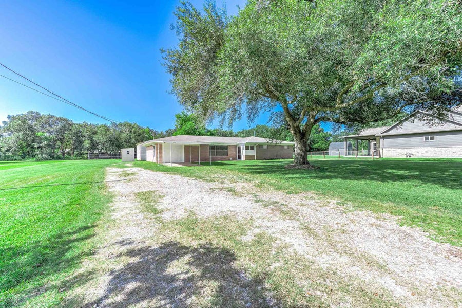 Property photo for 110 Mustang Drive, Alvin, TX