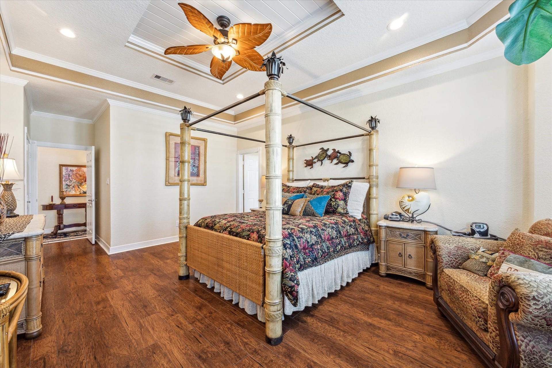 102 Bamaku Bend, Tiki Island, TX 77554 The Primary Suite also offers 3 closets and an ensuite bathroom.