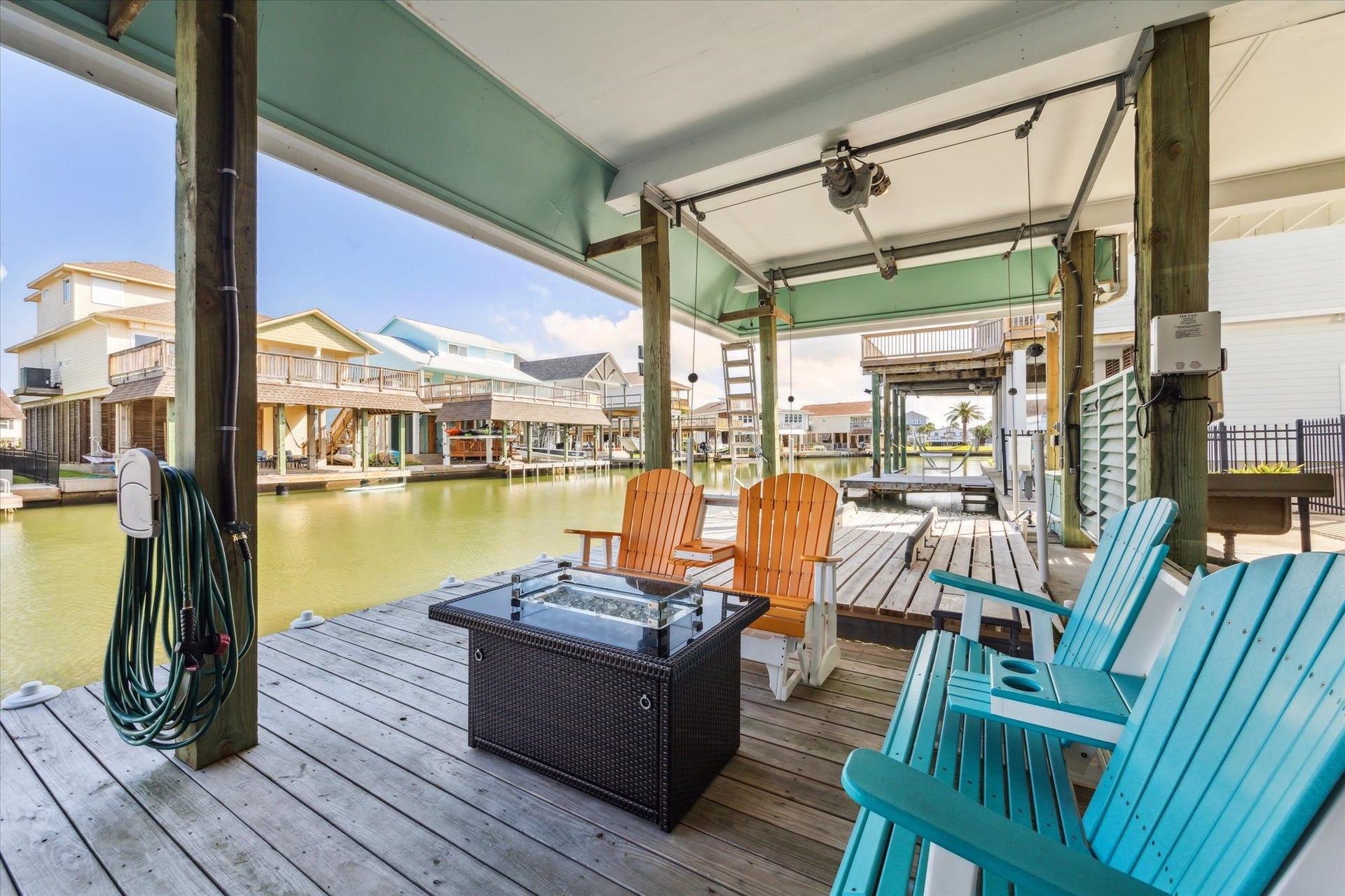 102 Bamaku Bend, Tiki Island, TX 77554 102 Bamaku Bend, Tiki Island, TX 77554