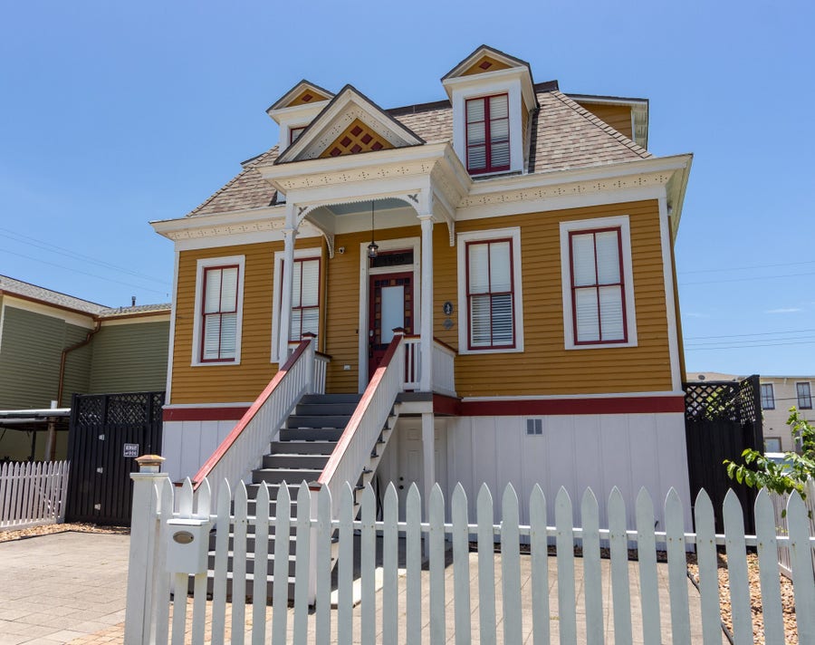 Property photo for 1905 Avenue M 1/2, Galveston, TX
