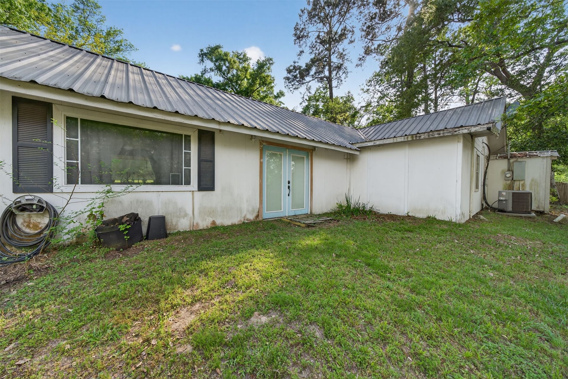 15185 Travis Lane, Willis, TX 77378 15185 Travis Lane, Willis, TX 77378