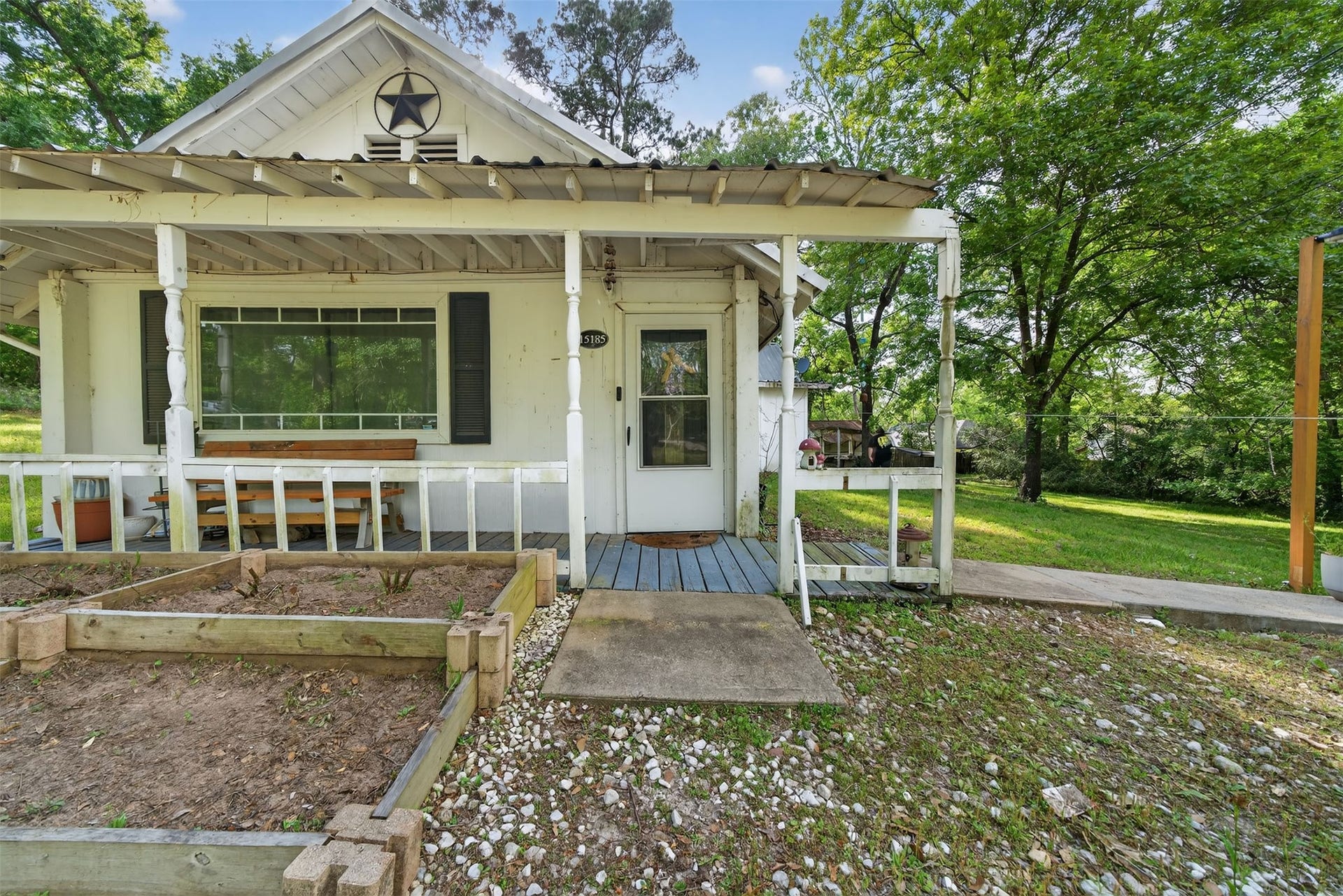 15185 Travis Lane, Willis, TX 77378 15185 Travis Lane, Willis, TX 77378