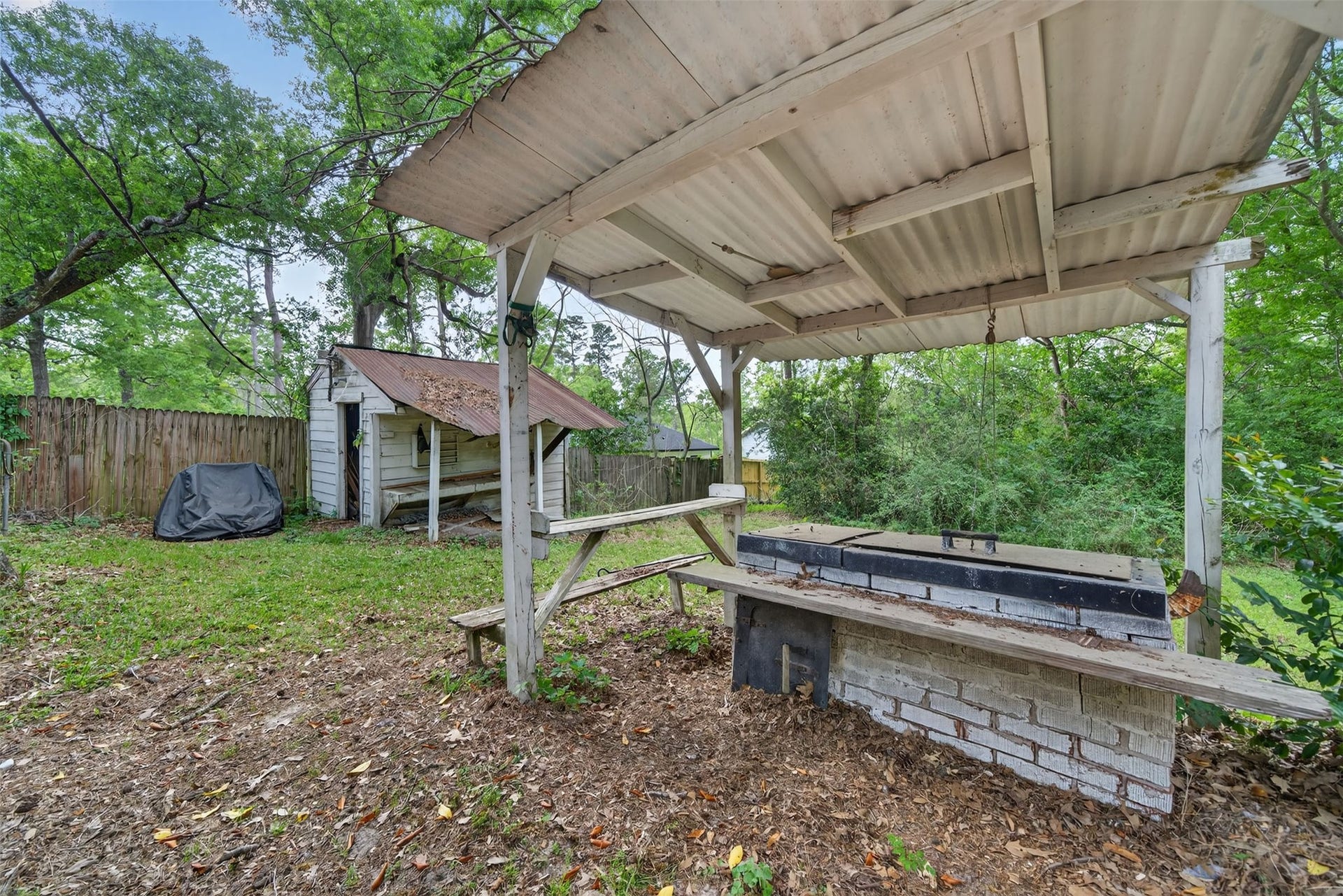 15185 Travis Lane, Willis, TX 77378 15185 Travis Lane, Willis, TX 77378