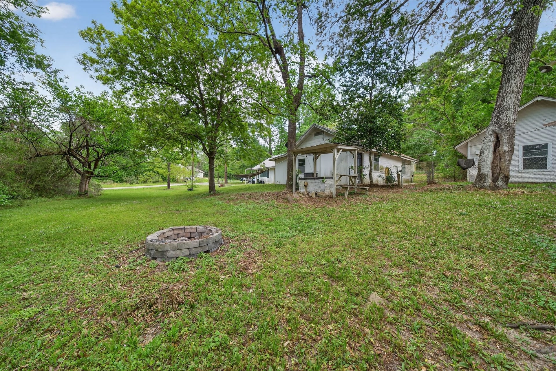 15185 Travis Lane, Willis, TX 77378 15185 Travis Lane, Willis, TX 77378