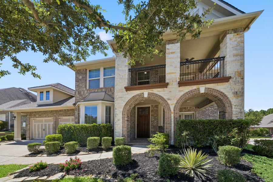 Property photo for 1041 Cedar Forest Drive, Conroe, TX