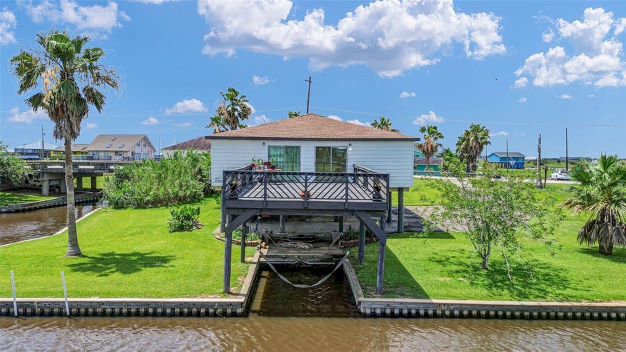 Property photo for 1571 Blue Water Drive, Freeport, TX