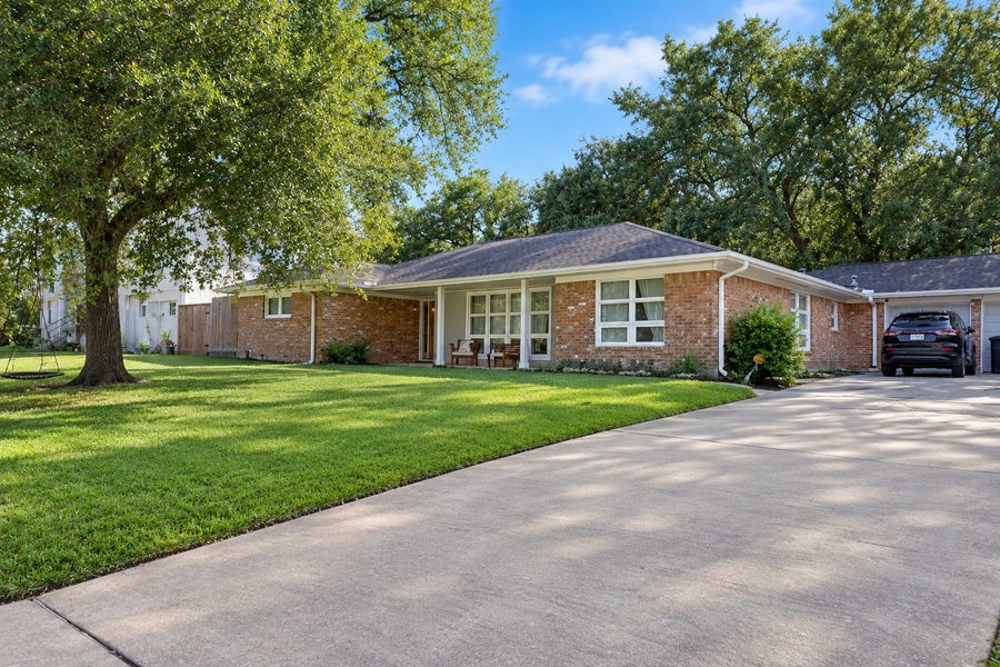 Property photo for 8426 Braes Boulevard, Houston, TX
